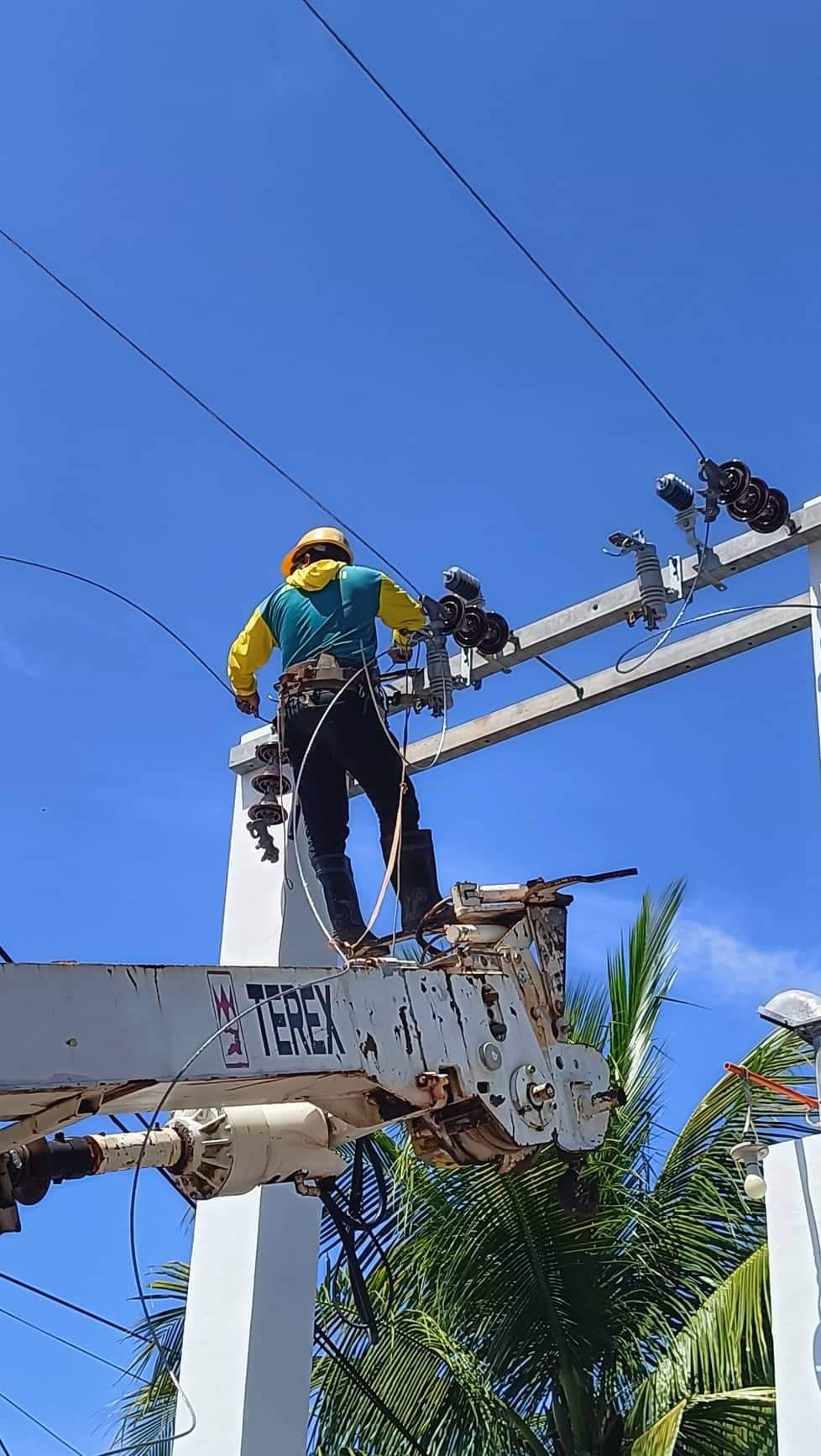 CONSTRUCTION OF THREE PHASE LINE OF TELCO IN BANATE TODAY JULY 14